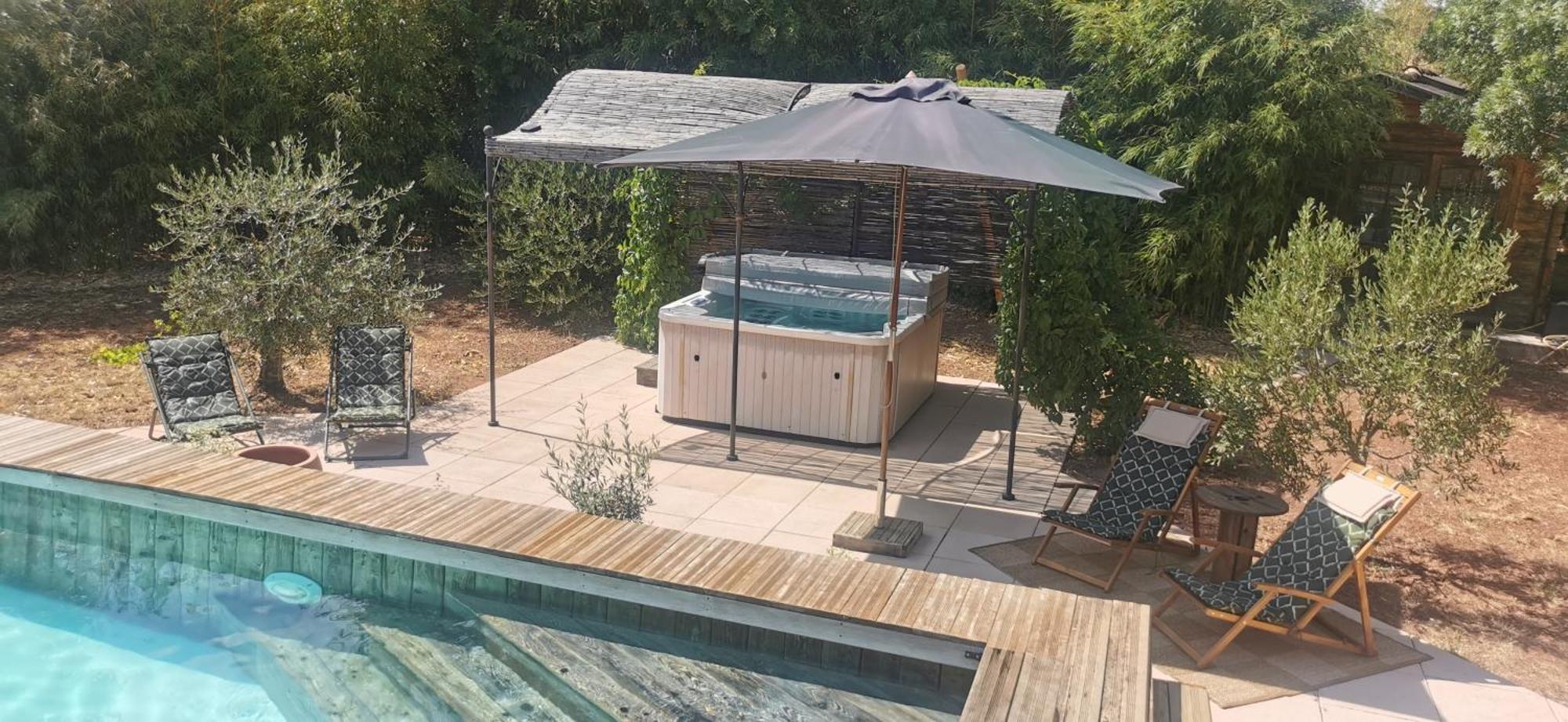 Studio De Charme En Provence, Piscine Et Jacuzzi Partages Le Luc Exterior foto